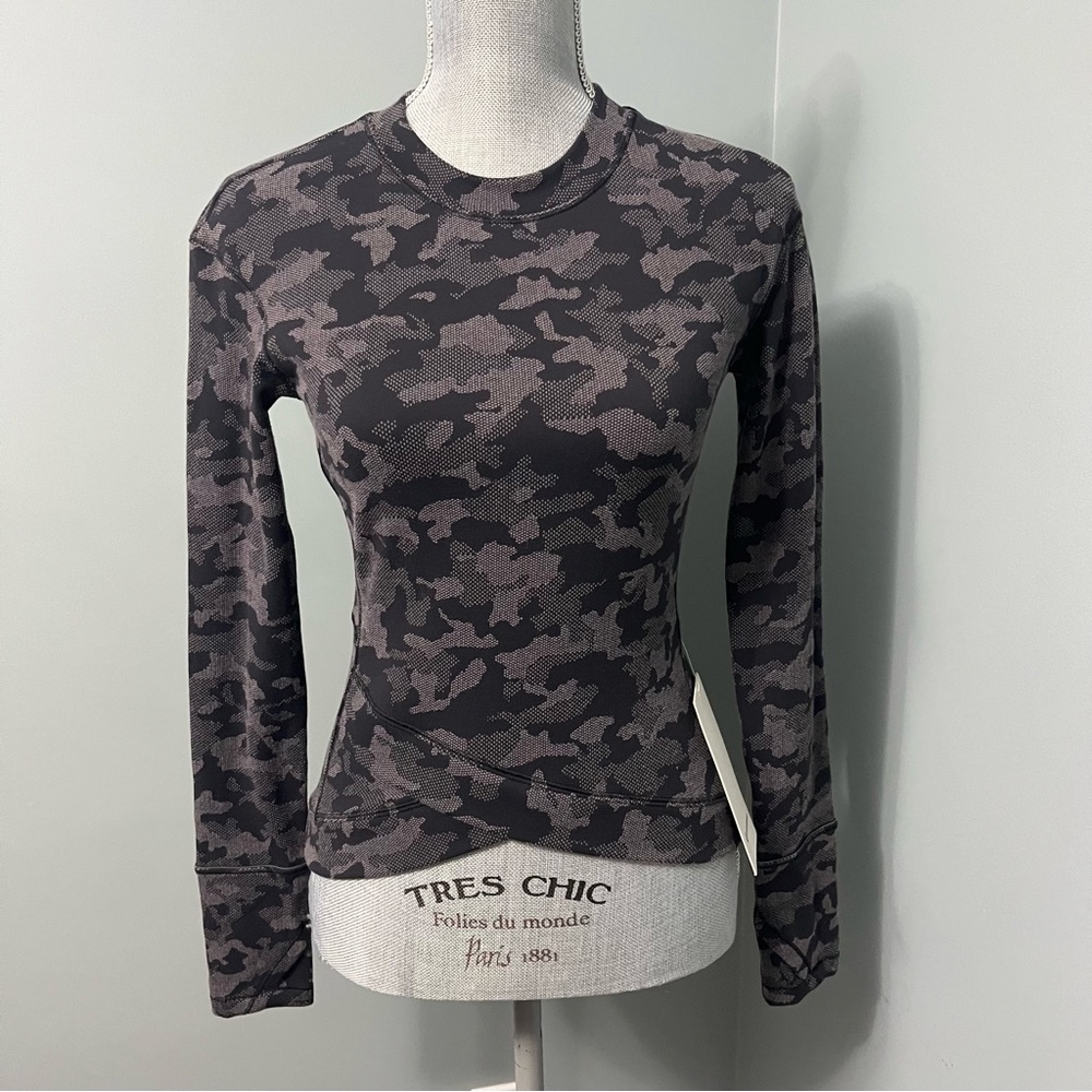 LULULEMON Close to Crossing Long Sleeve *Rulu top women’s size 4 NWT